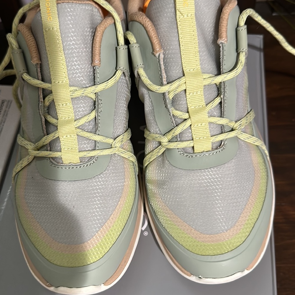 Vionic Sneakers